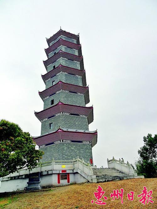 鋼化玻璃“鎖”住300歲塔基 鋼化玻璃“鎖”住300歲塔基